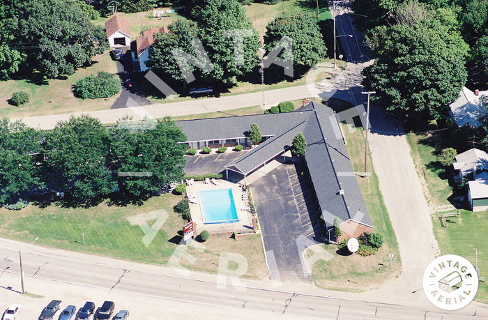 Motel Bear Lake (Bella Vista Lodge, Bella Vista Motor Lodge) - 2001 Photo (newer photo)